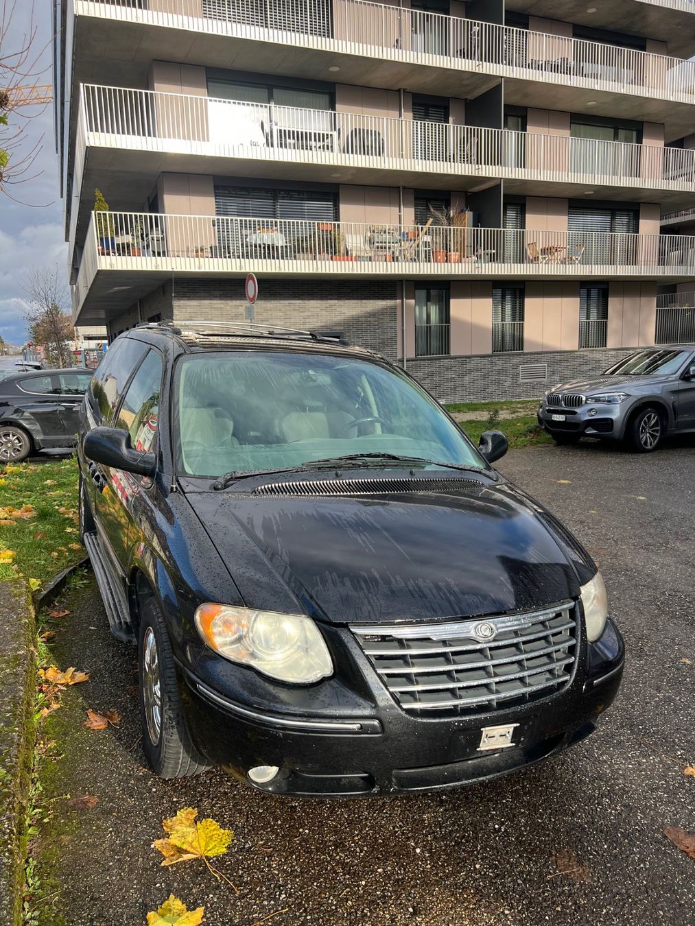 Chrysler Town Country 6 posti mfk 2025 - Image 3