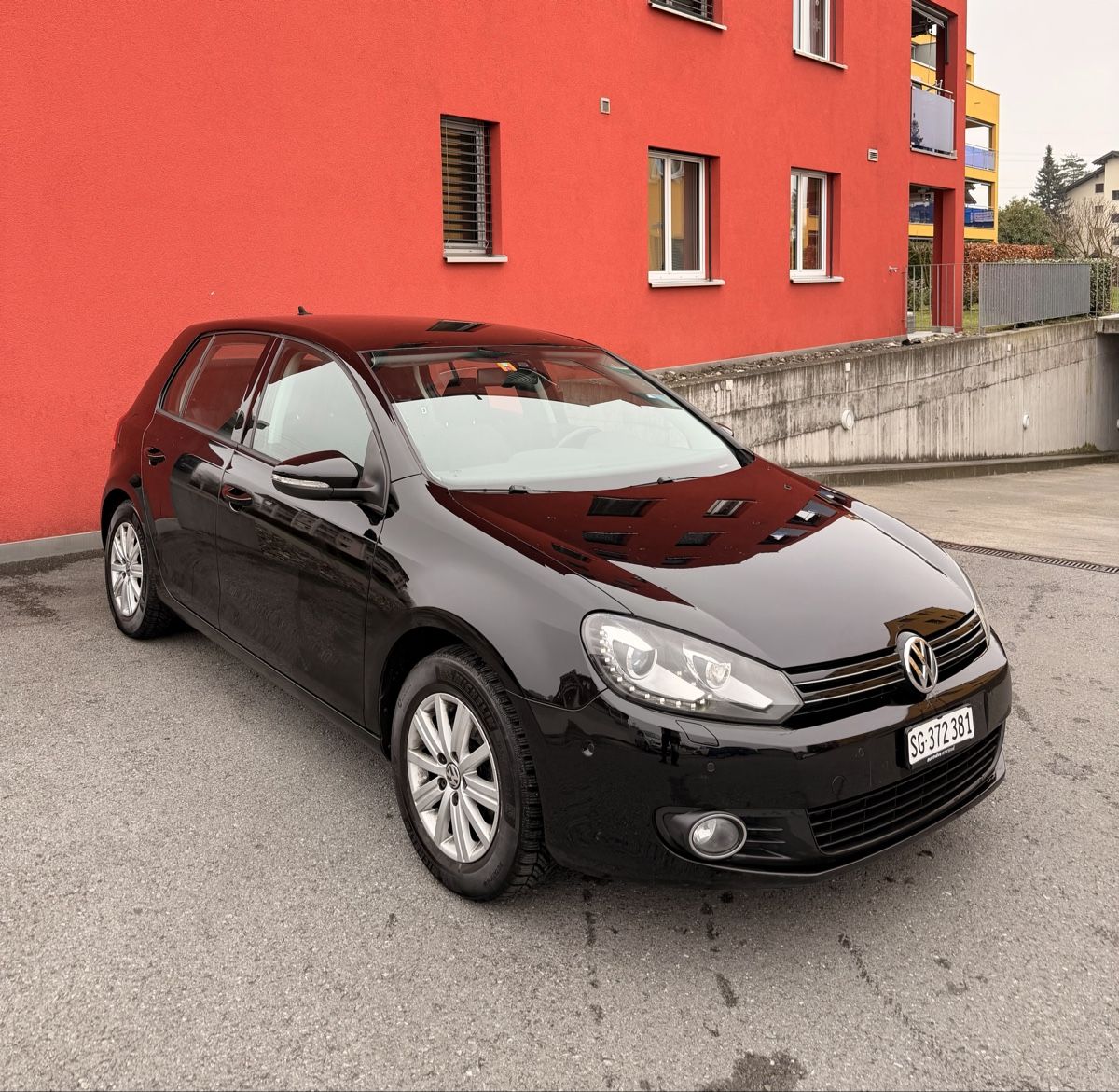 VW Golf 6 TSI, Nero, Anno di costruzione: 2012, ottimo stato, adatto al periodo invernale - Image 1