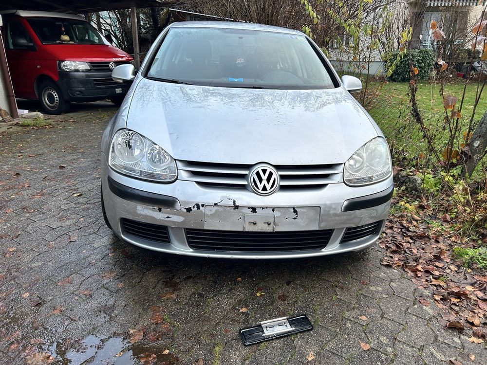 VW Golf V argento, 2005, 143000 km, danno da urto, offerta invernale! - Image 2