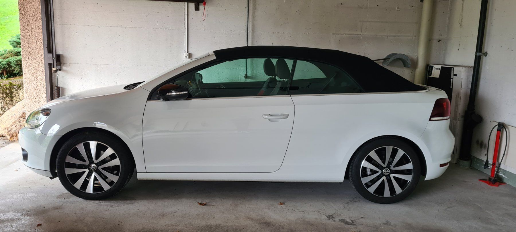 VW Golf Cabriolet, ottimo stato, appena uscito dalla carrozzeria! Estate - Image 1