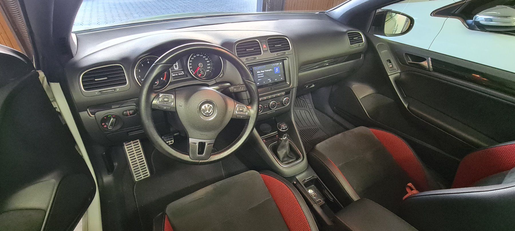 VW Golf Cabriolet, ottimo stato, appena uscito dalla carrozzeria! Estate - Image 3