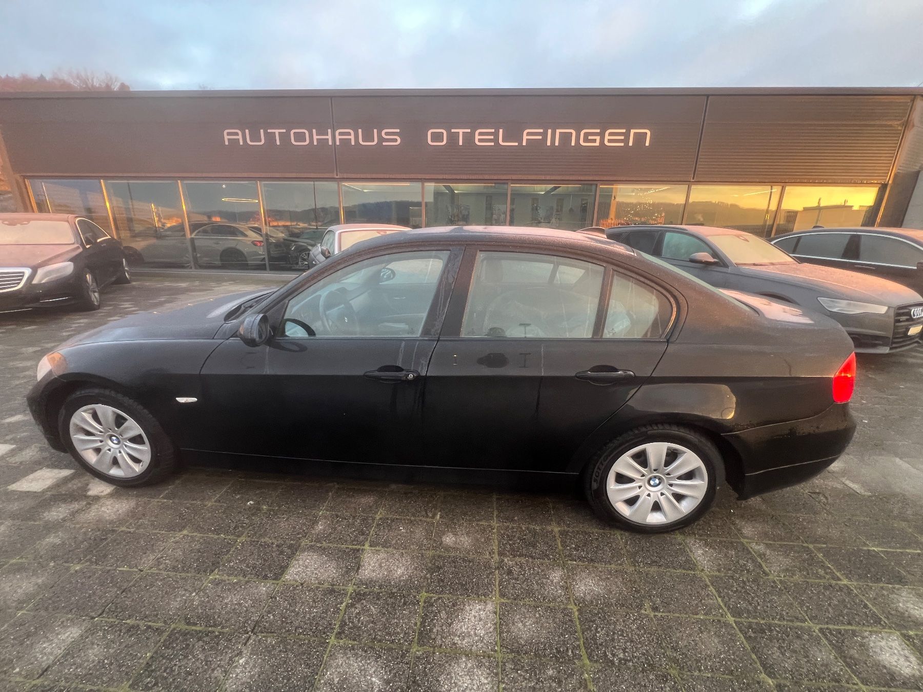 BMW 318 - Image 1