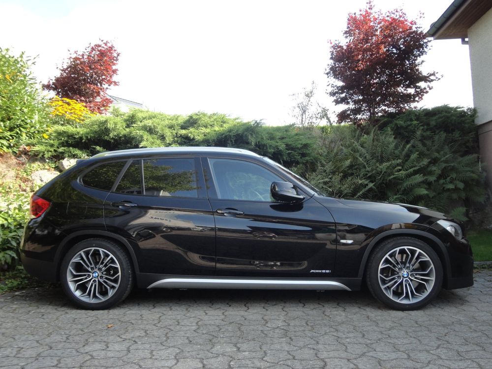 Veicolo svizzero BMW X1 xDrive28i