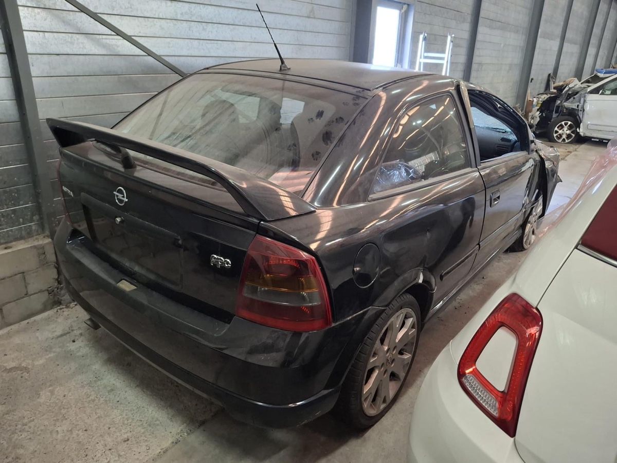 Opel Astra II OPC 2.0 Turbo incidente danneggiato - Motore Z20R OK - Image 1