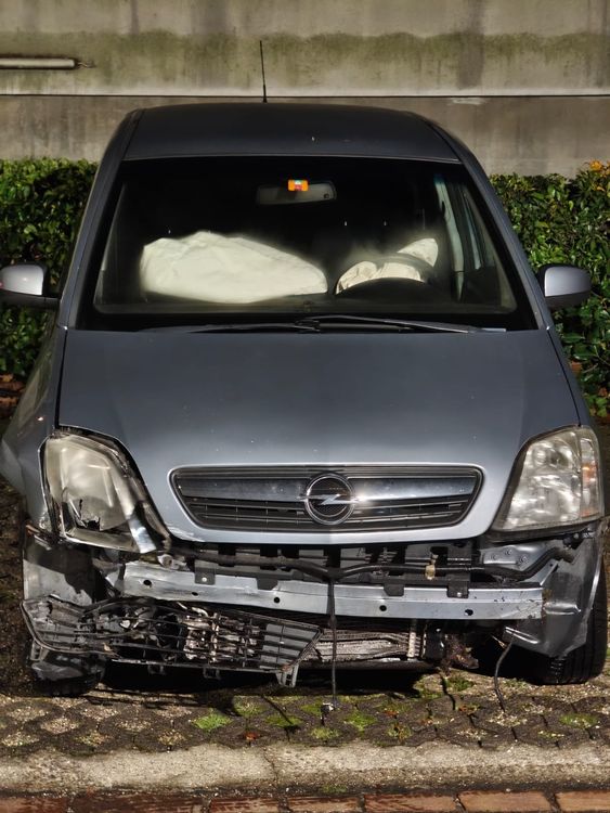 Opel Meriva da regalare e da buttare via - Image 2
