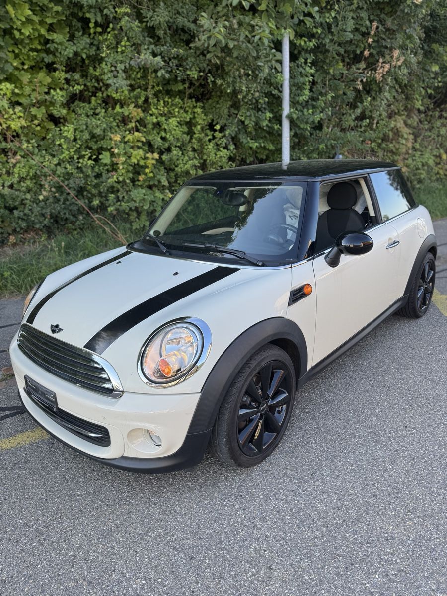 Mini Cooper 1.6 - Image 1