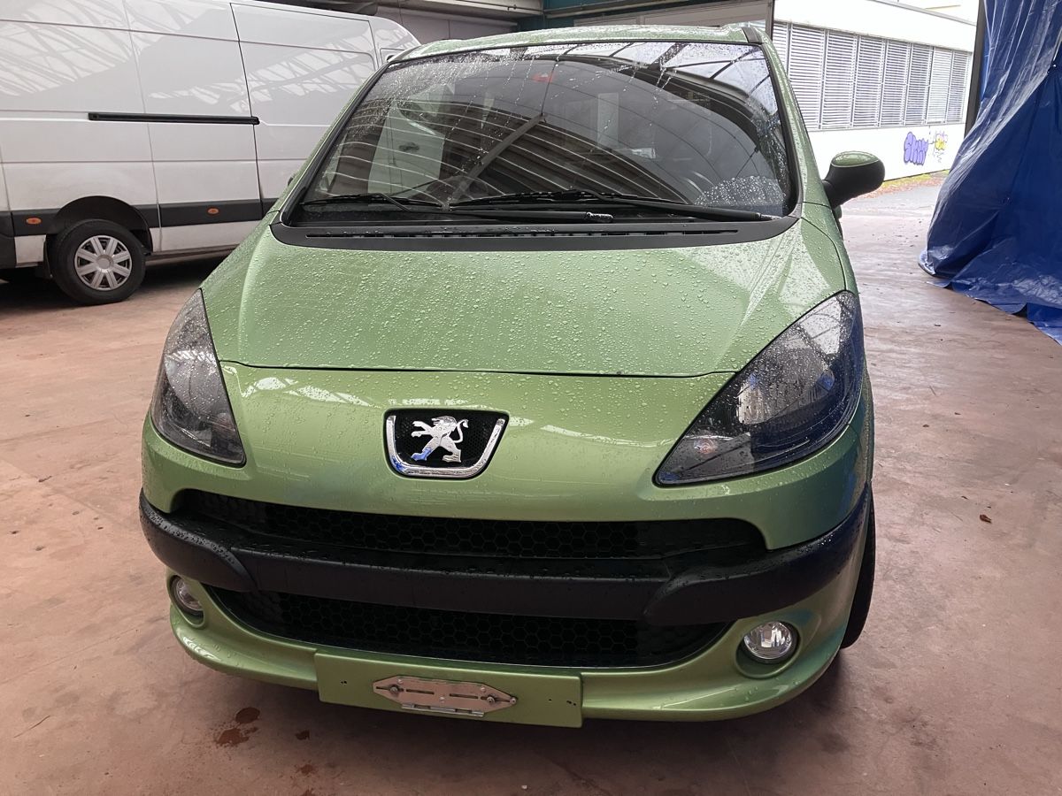 Peugeot 1007, con le porte scorrevoli elettriche - Image 1