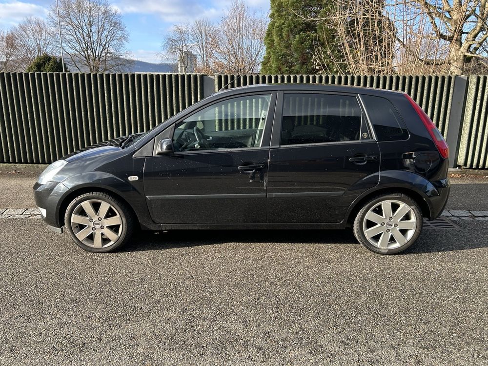 Ford Fiesta, Automatico - Image 2