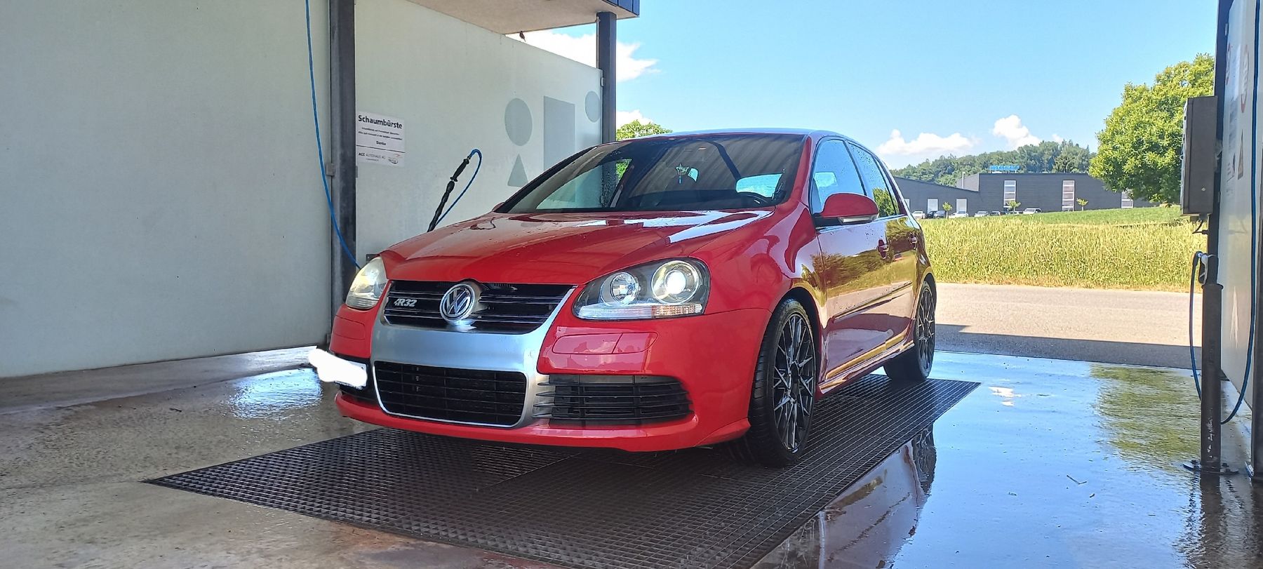 Golf 5 R32 - Image 1