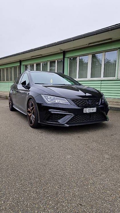 Seat Leon Cupra 301Ps in versione in carbonio!