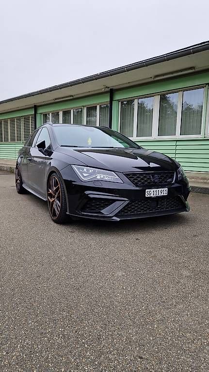 Seat Leon Cupra 301Ps in versione in carbonio! - Image 1