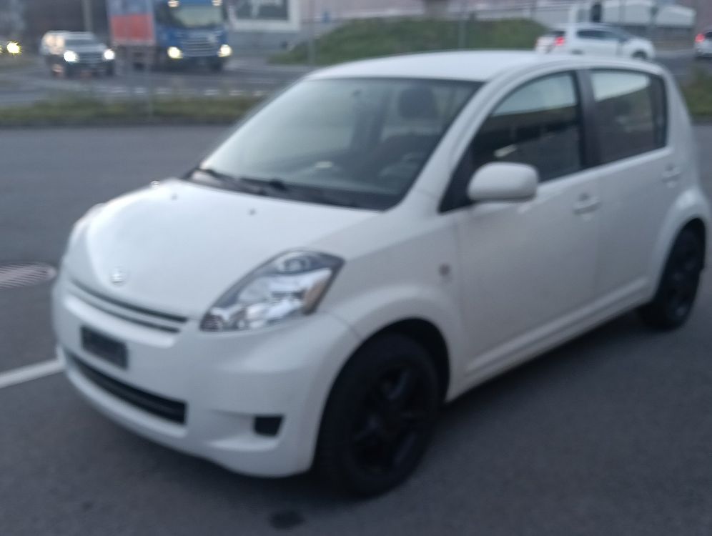 Zu verkaufen Daihatsu sirion 1.3 4x4 frisch ab MFK 2012jg