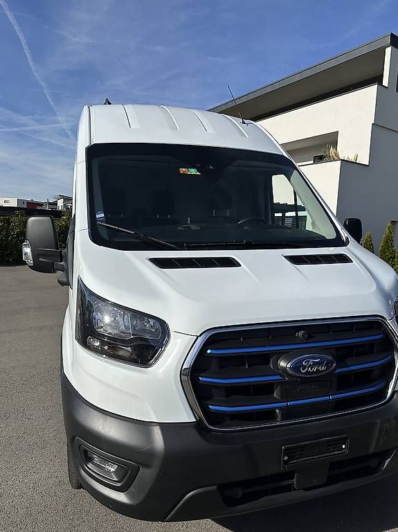 Ford E-Transit L3H3 con 3000 km - Image 1