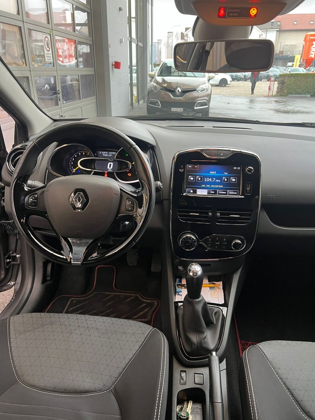Renault Clio - Image 3