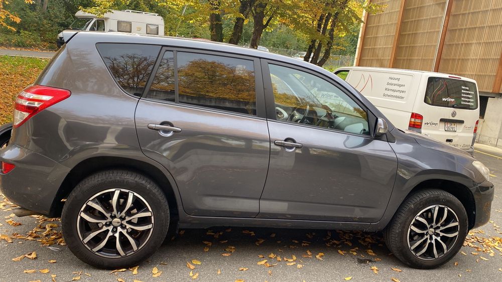 Toyota rav.frisch mfk&amp;service, automatico, benzina. 8 km - Image 2