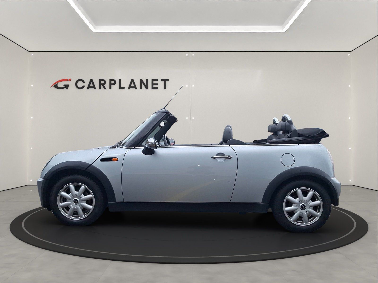 Mini One Cabrio - Image 3