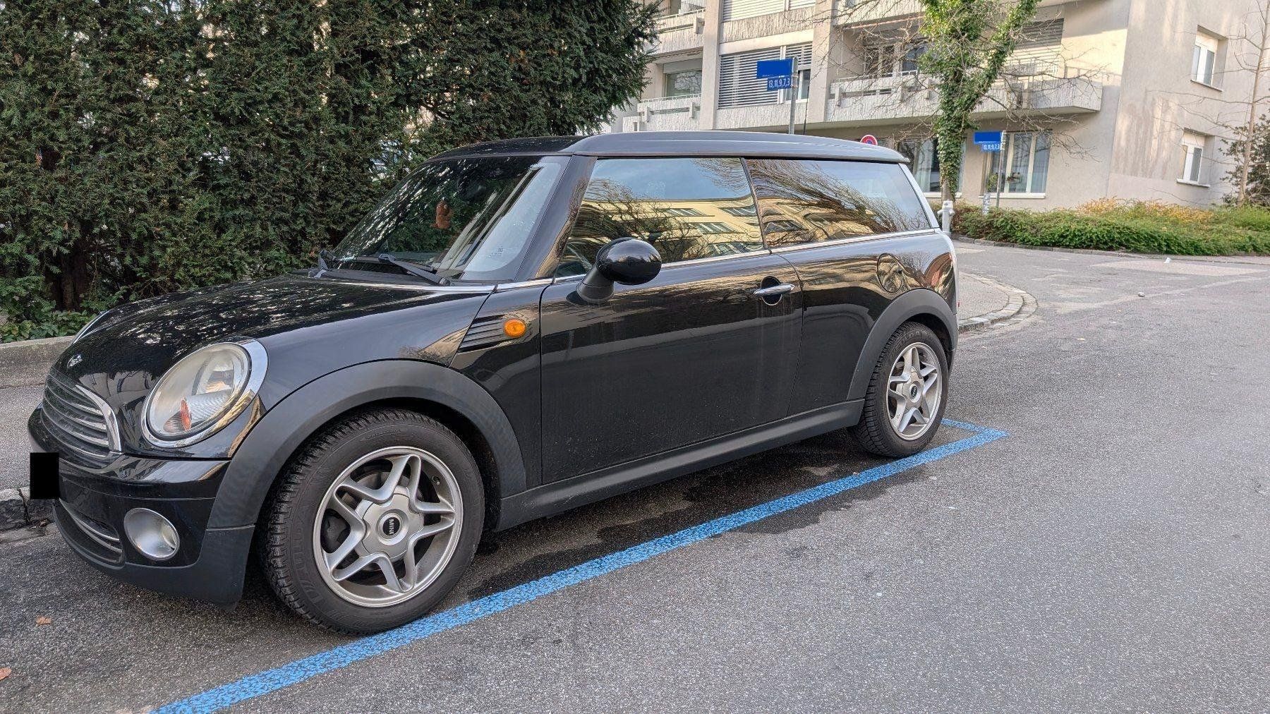 MINI Clubman – un comodo veicolo familiare con un cambio a frizione fresco! - Image 1