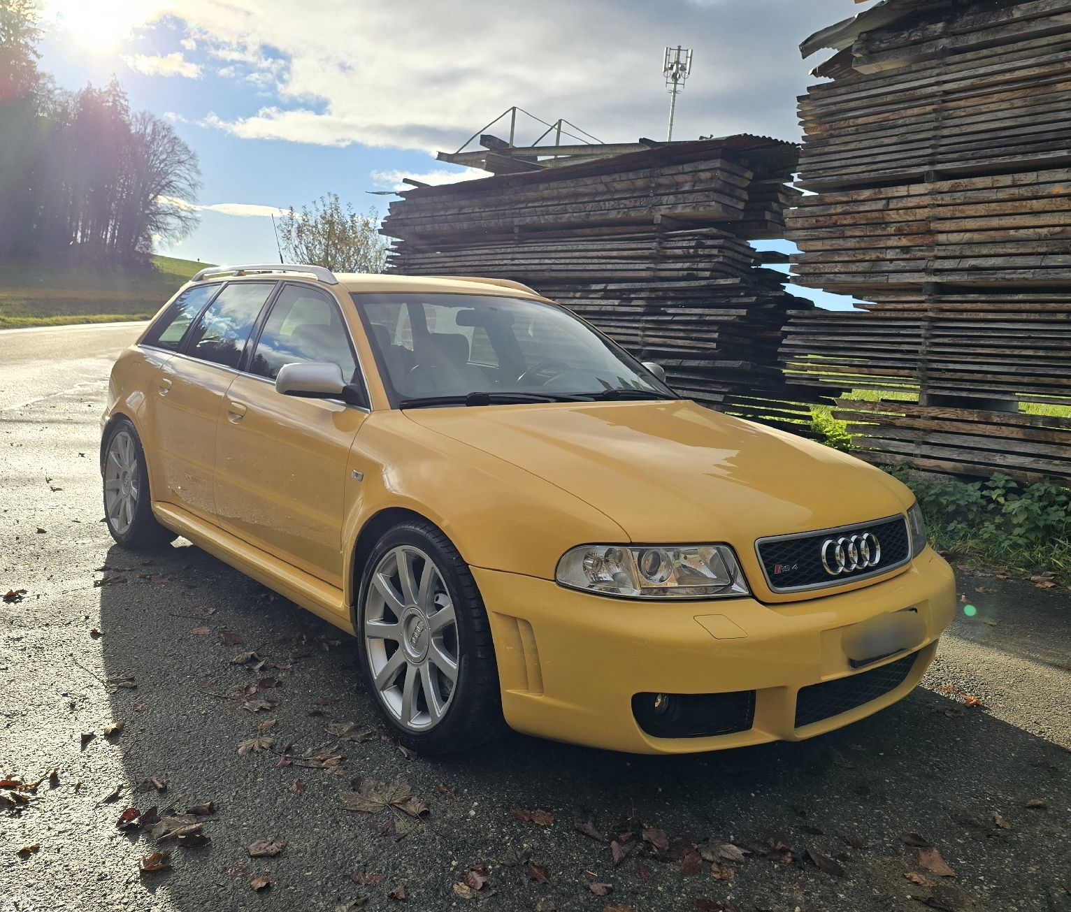 Audi RS4 B5 2,7 Biturbo Quattro Imola Giallo - Image 1