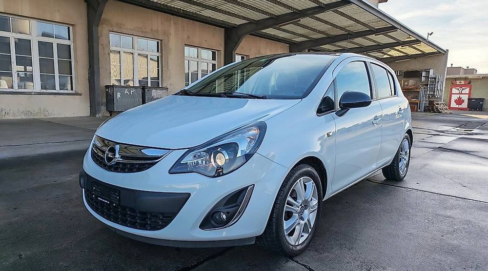 Opel Corsa 1.4 12/2013 150'100km fresco da MFK possibile