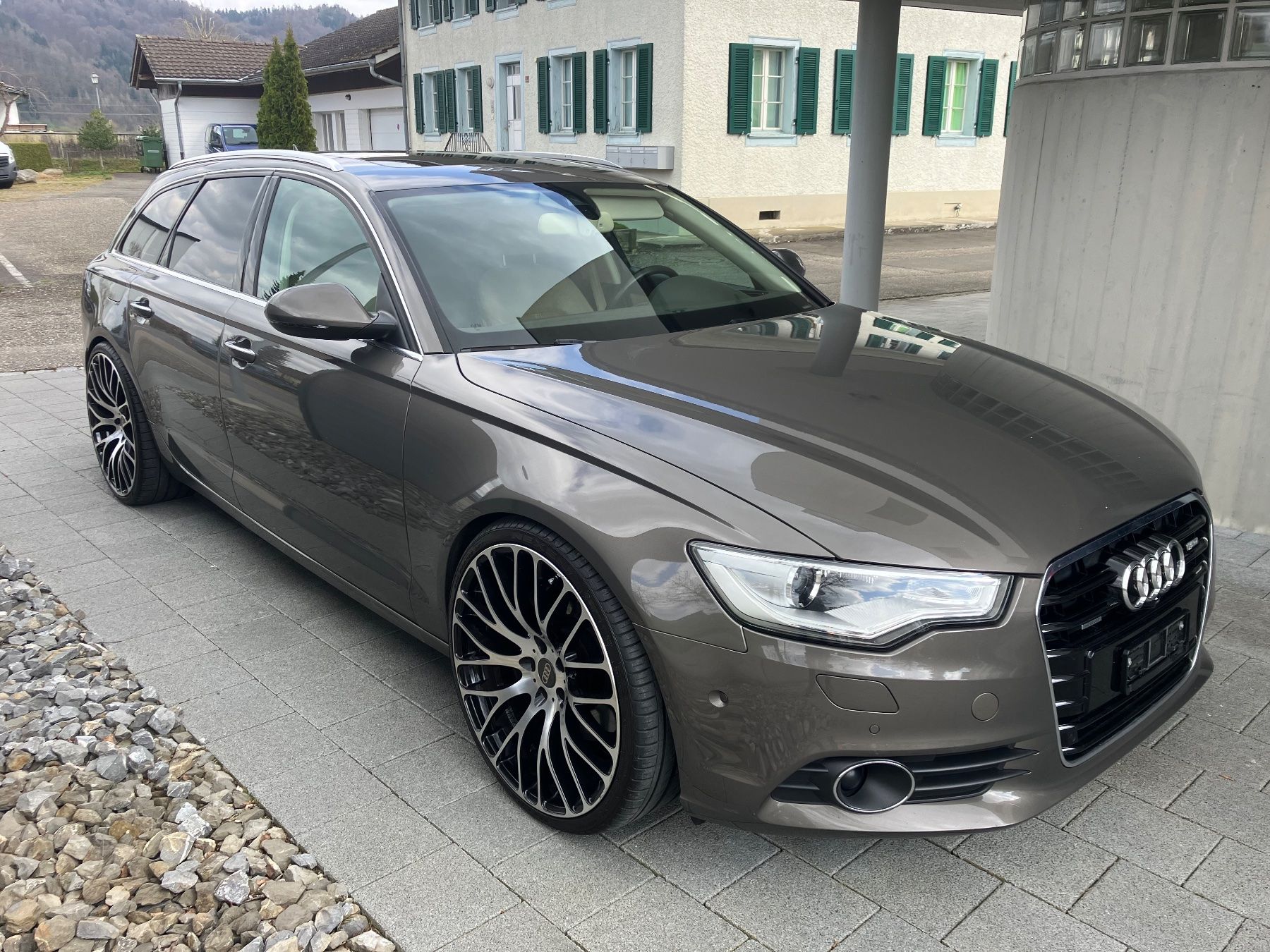 Audi A6 3.0 tfsi Avant - Image 1