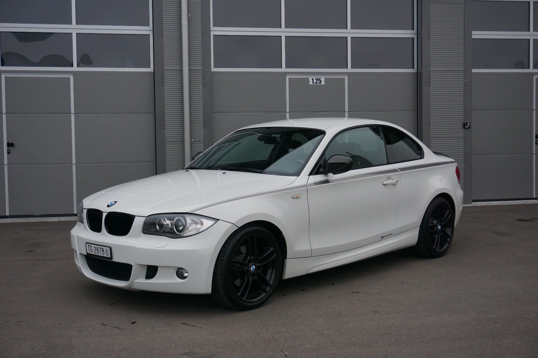 BMW 120i Coupé - Image 3