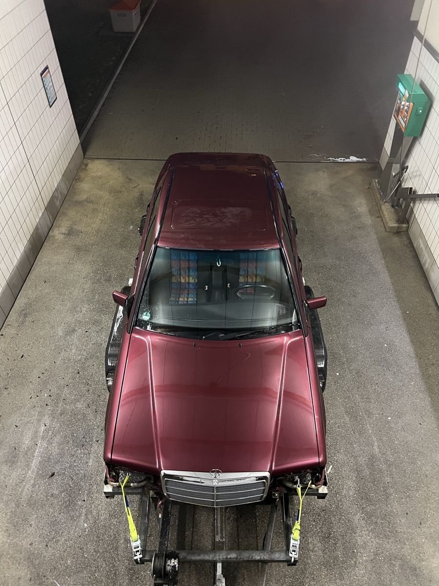 Mercedes 190E Avantgarde Rosso Sondermodell - Image 1