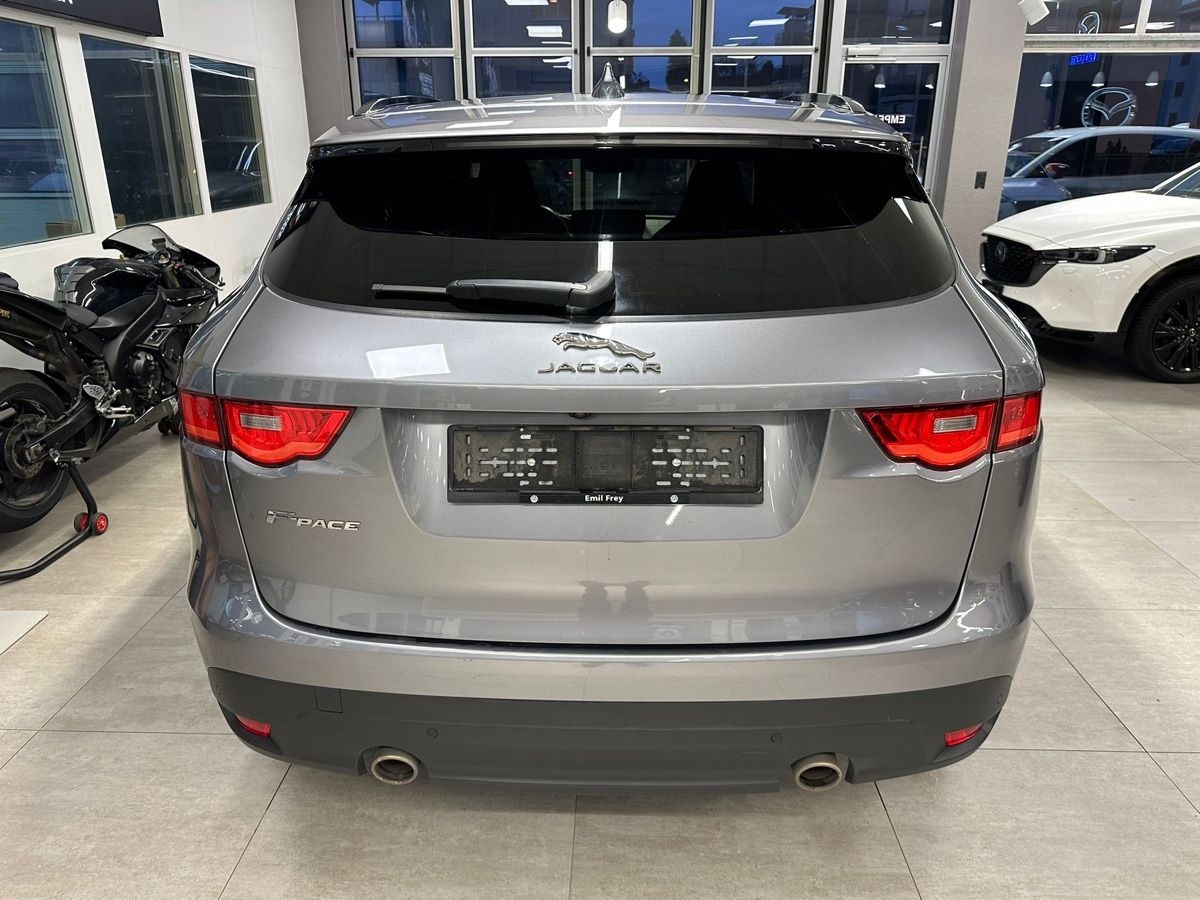 Jaguar F-Pace 2.0 T 300 R-SPORT - Image 3