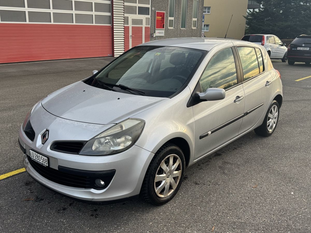 Renault Clio 1.4 - Image 1
