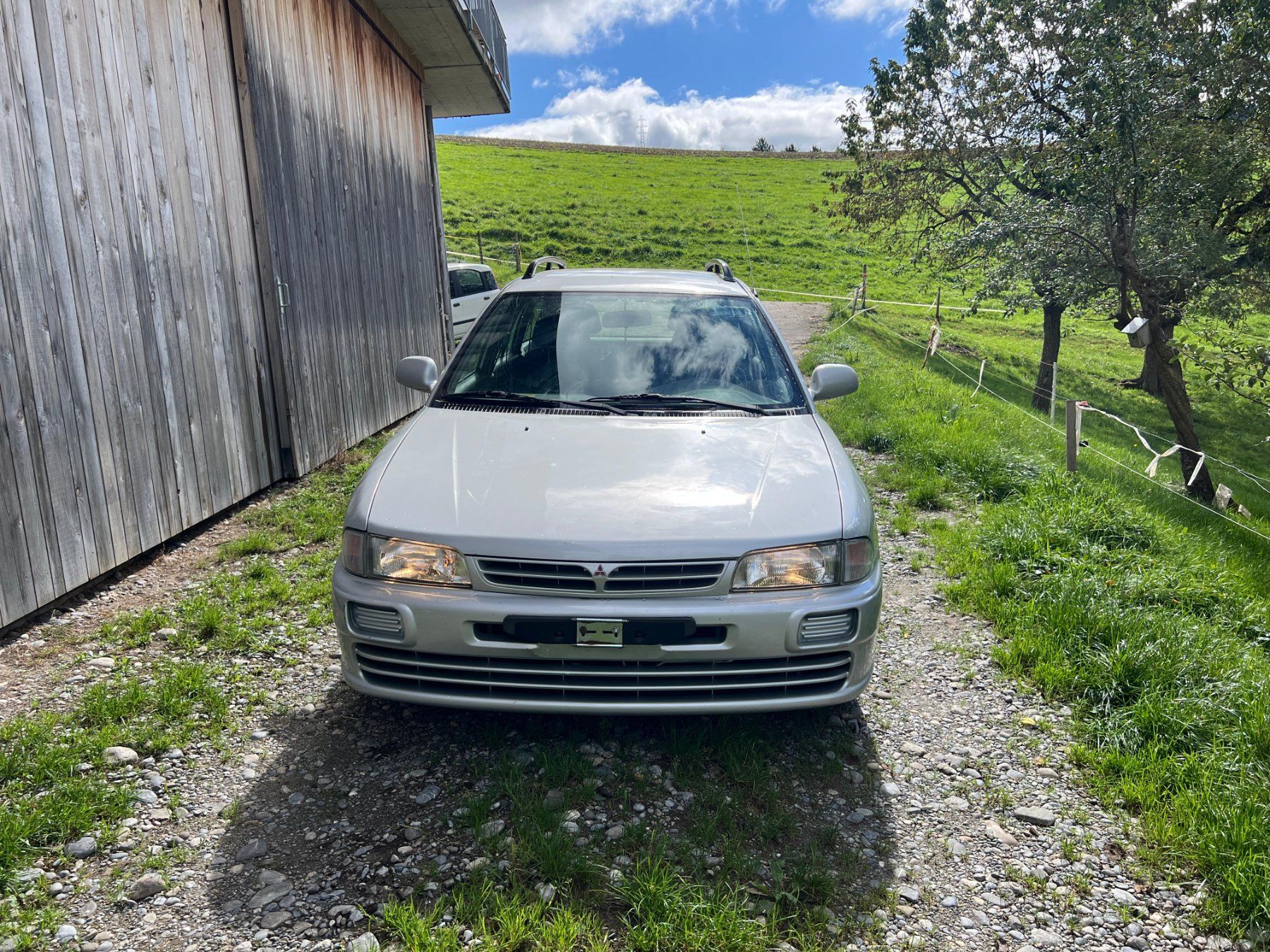 Mitsubishi Lancer Kombi, argento, 4x4, JG 2001, adatto per il periodo invernale - Image 3