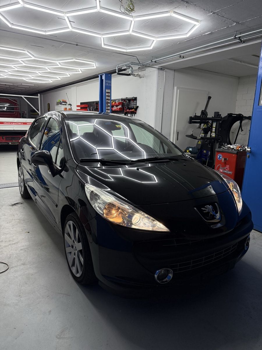 Peugeot 207 - Image 1