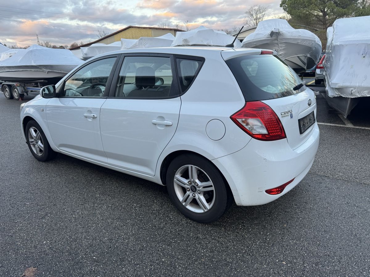 Kia Cee'd 1.4 - Image 1