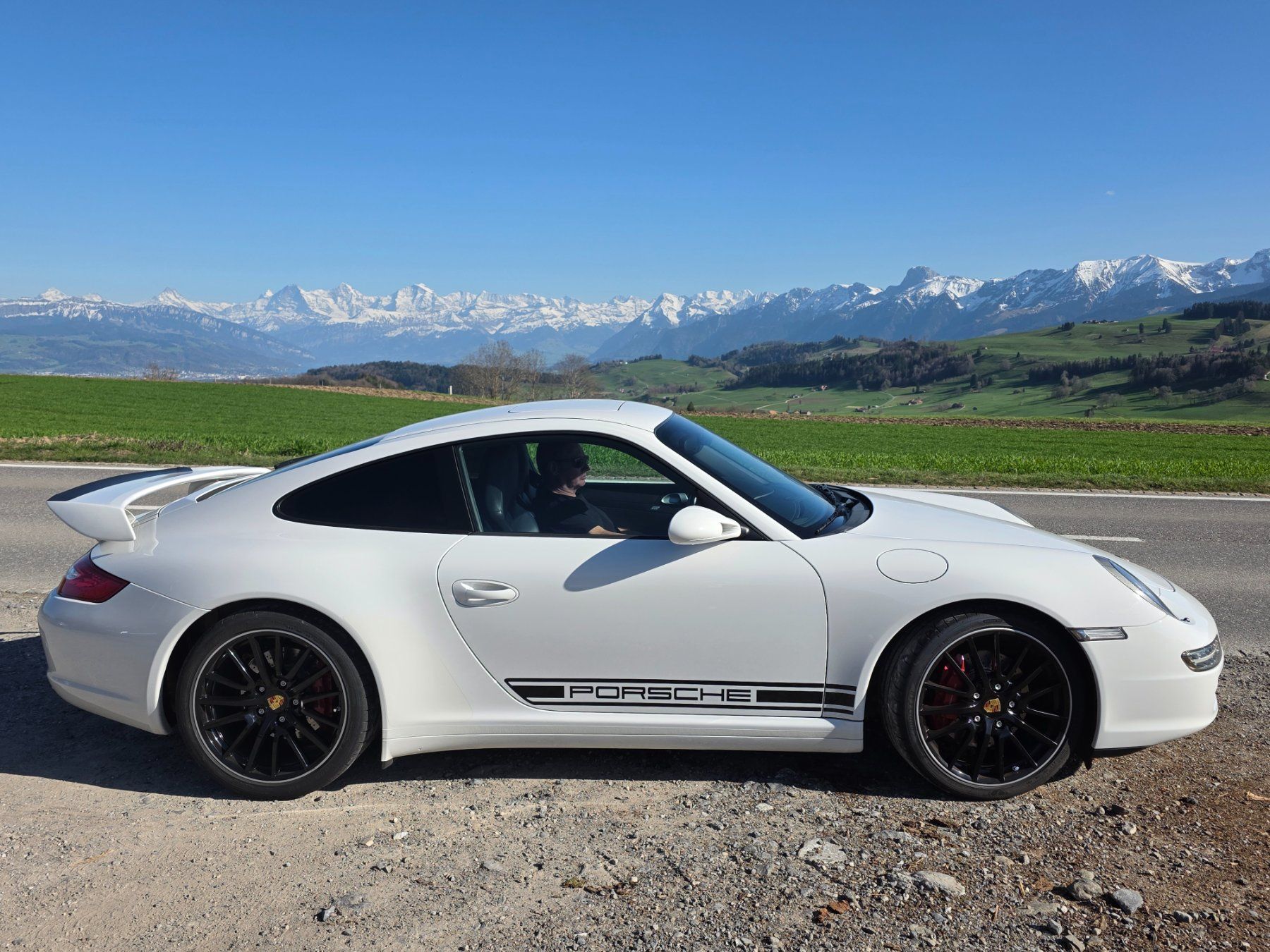 Porsche 911 Carrera 4S - Image 1