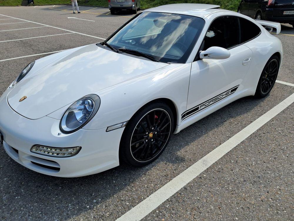 Porsche 911 Carrera 4S - Image 2