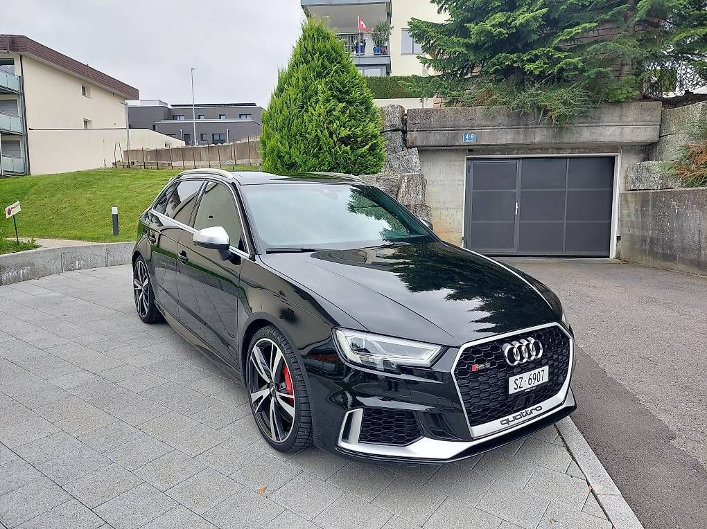 Audi RS3 Sportback 2018 curato - Image 1