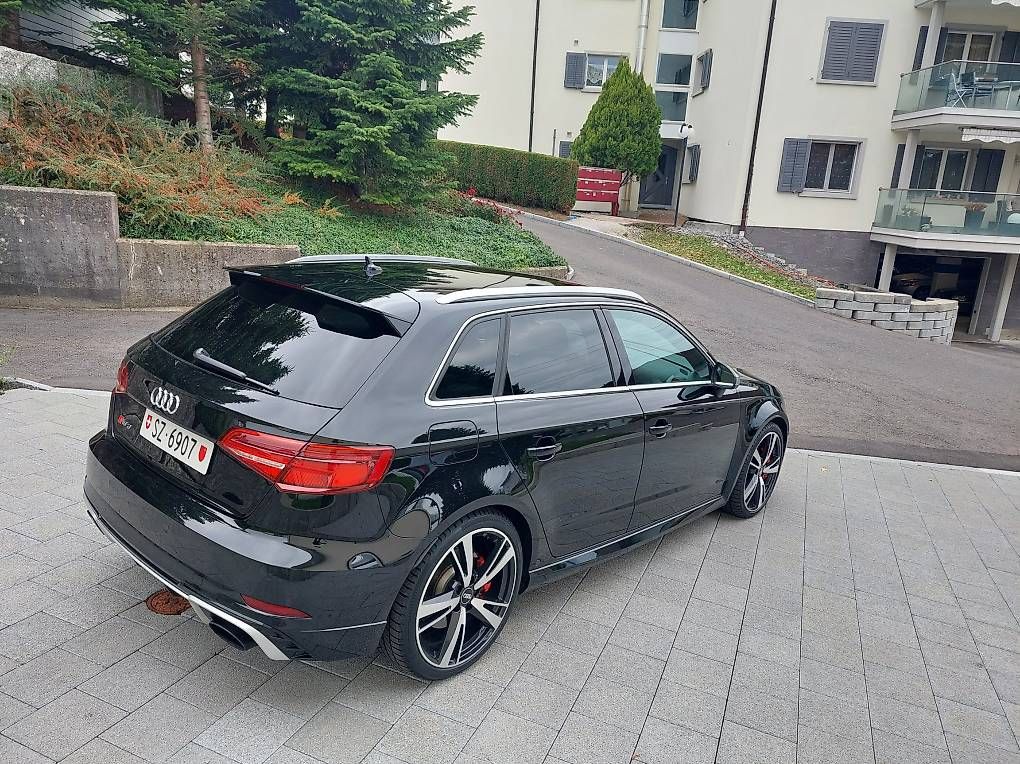 Audi RS3 Sportback 2018 curato - Image 3