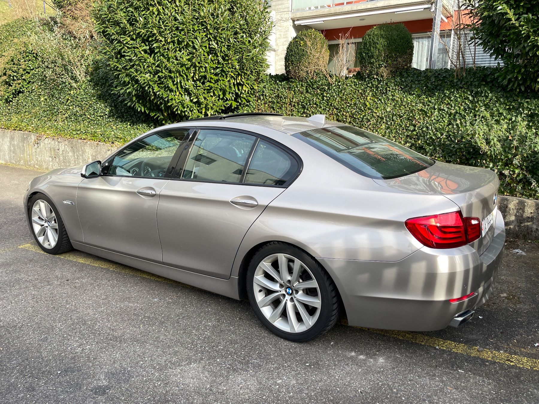 BMW 550i X-Drive F10 ACC Standheizung Head Up Dynamic Drive - Image 3