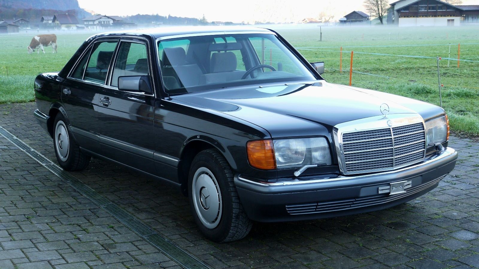 💎 Mercedes-Benz 300 SE (W126) Veicolo d'epoca - Image 1