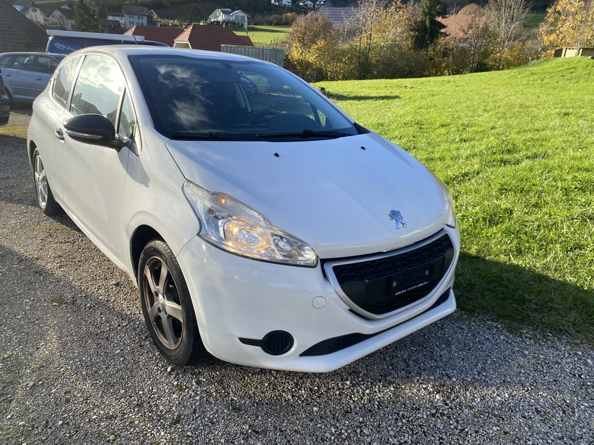 Peugeot 208 - Image 1
