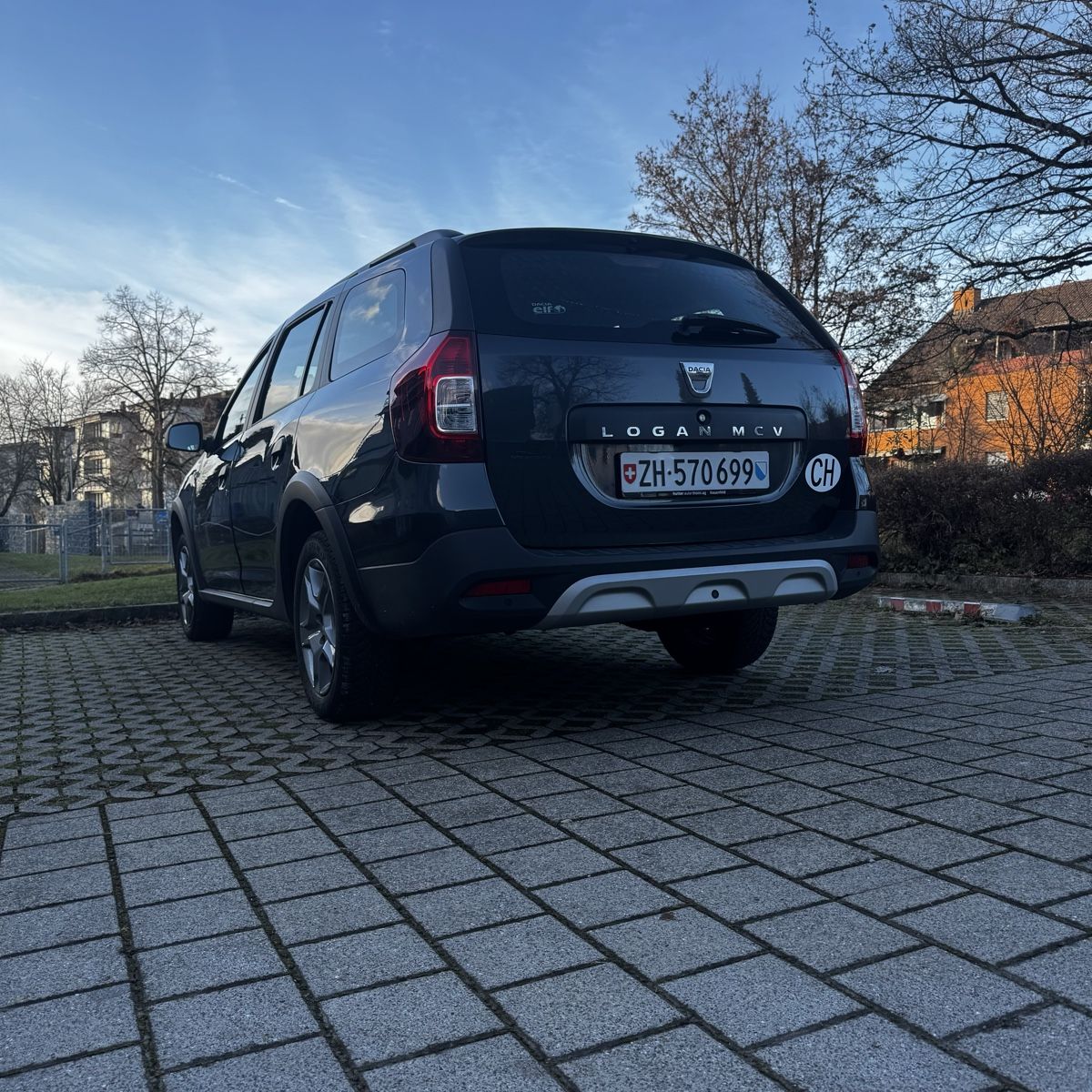 Dacia Logan MCV Stepway 0.9 TCe – appena uscito dalla concessionaria + servizio - Image 3