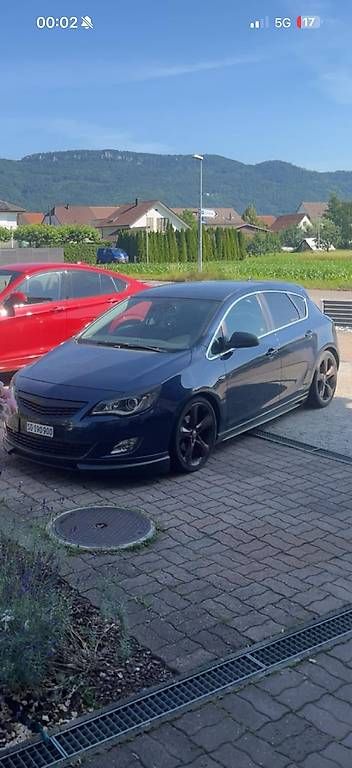 Opel Astra J 1,6L Turbo - Image 1