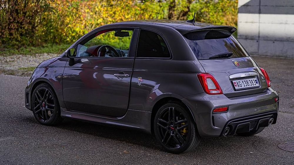 FIAT 595 1.4 16V Turbo Abarth Turismo - Image 2