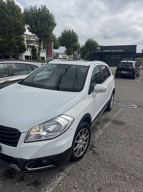 Recentemente uscito dalla MFK, S.X4 Suzuki con tutti i servizi