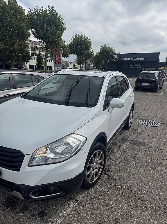 Recentemente uscito dalla MFK, S.X4 Suzuki con tutti i servizi - Image 1