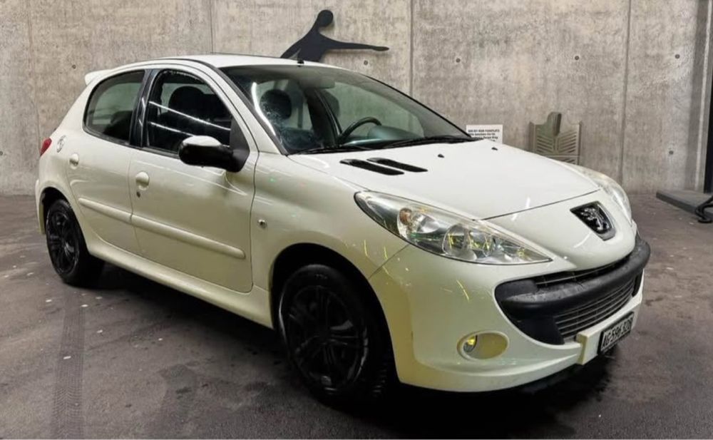 Peugeot 206+ 1.4 trendy Benzina 2012 - Image 2