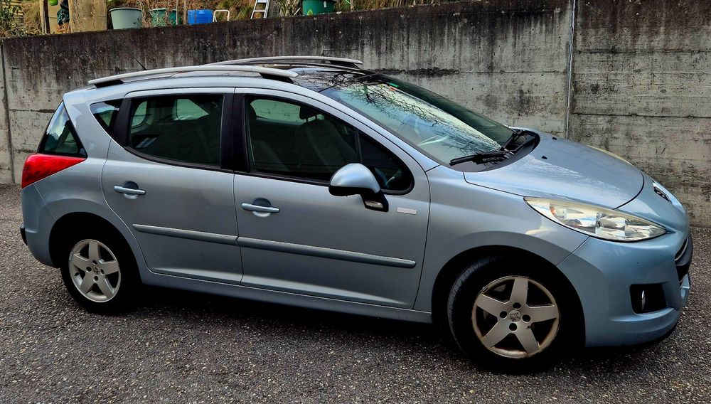 Peugeot 207 SW. Nessun MFK Mängelliste visibile nelle immagini