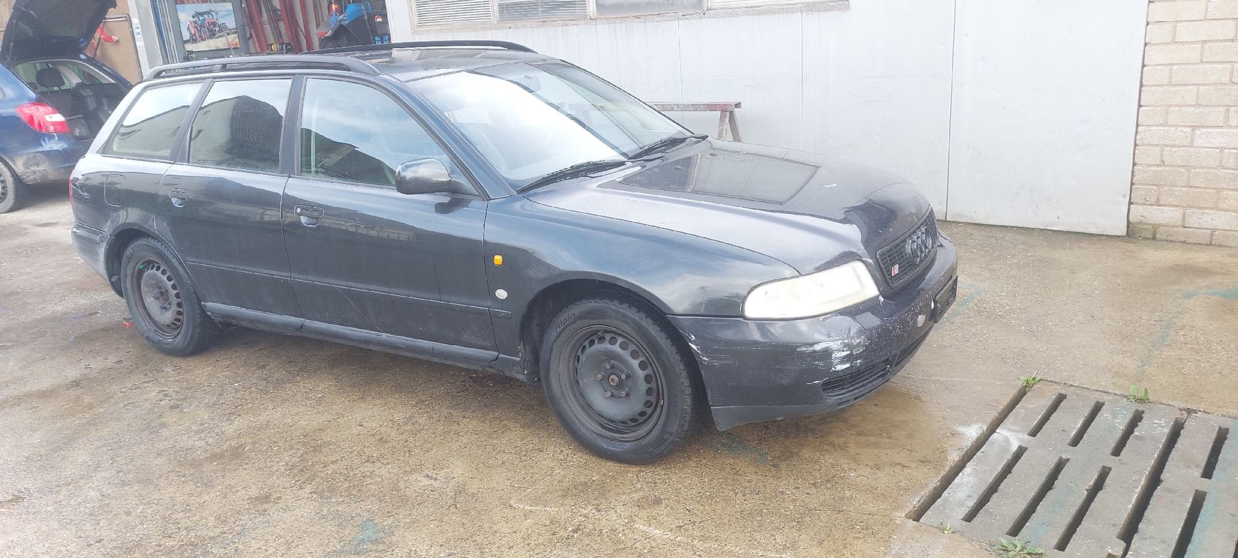 Audi A4 Avant, v6, con gancio - Image 1