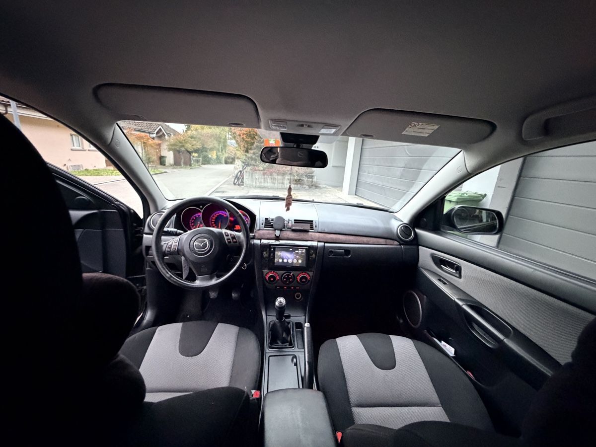 Mazda 3 Sport nera, ottimo stato - Image 3