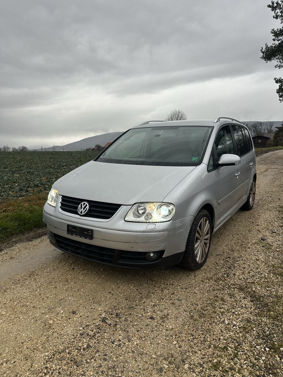 VW TOURAN 1.6 FSI DSG - Image 1