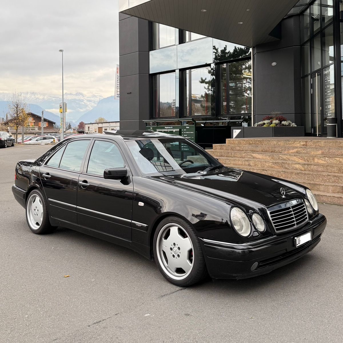 Mercedes Benz E 50 Amg W210 - Image 1