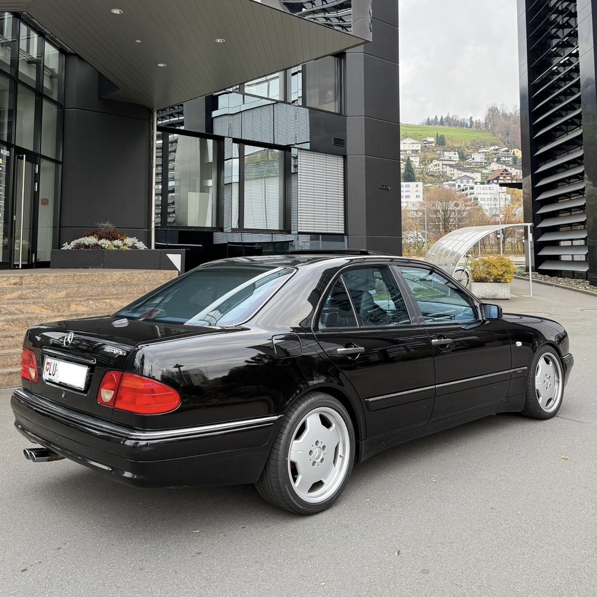Mercedes Benz E 50 Amg W210 - Image 3
